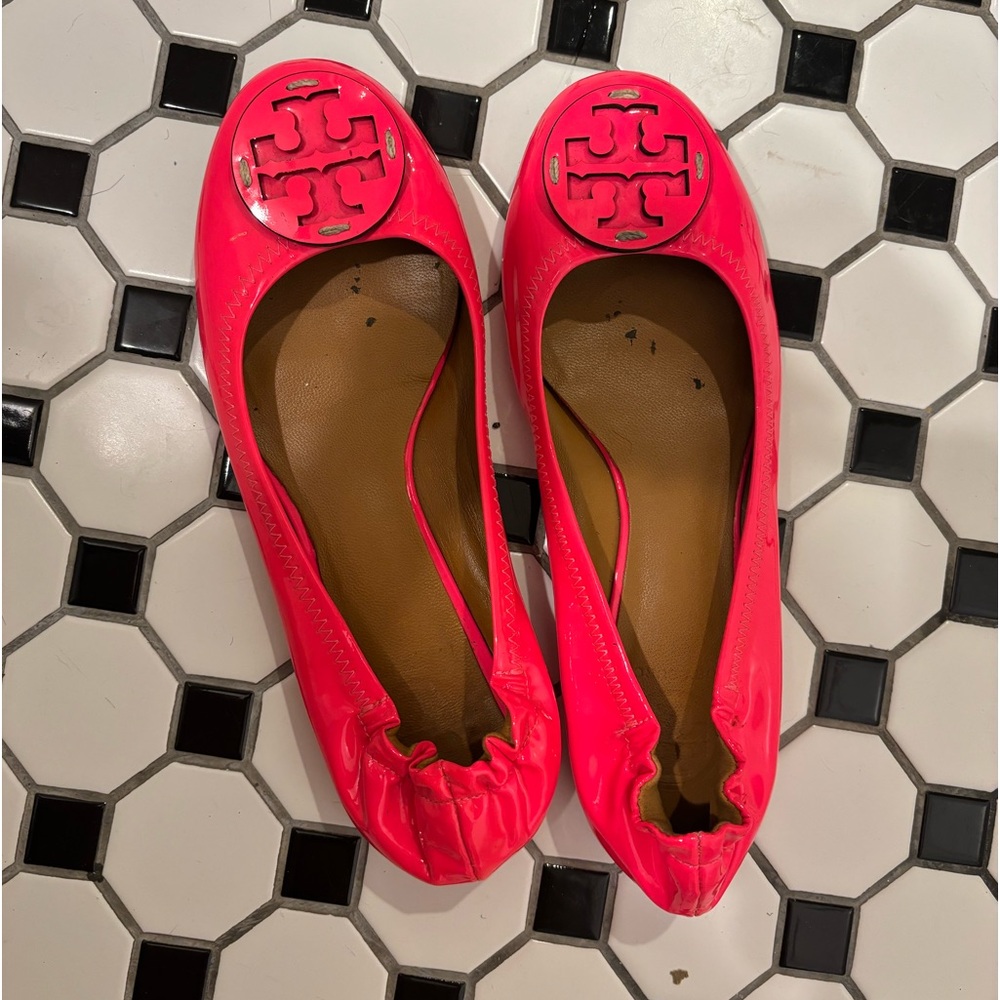 Tory Burch Patent Leather Flats; neon pink 8W